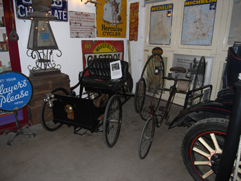 0405bourton on the water motor museum3.jpg